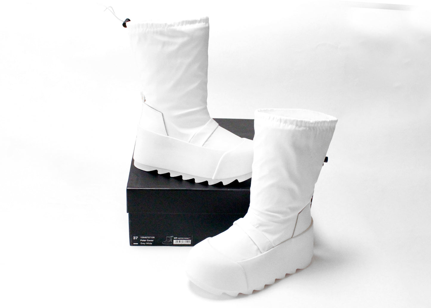 United Nude Polar Cover Boots in White, Size 37/US 7