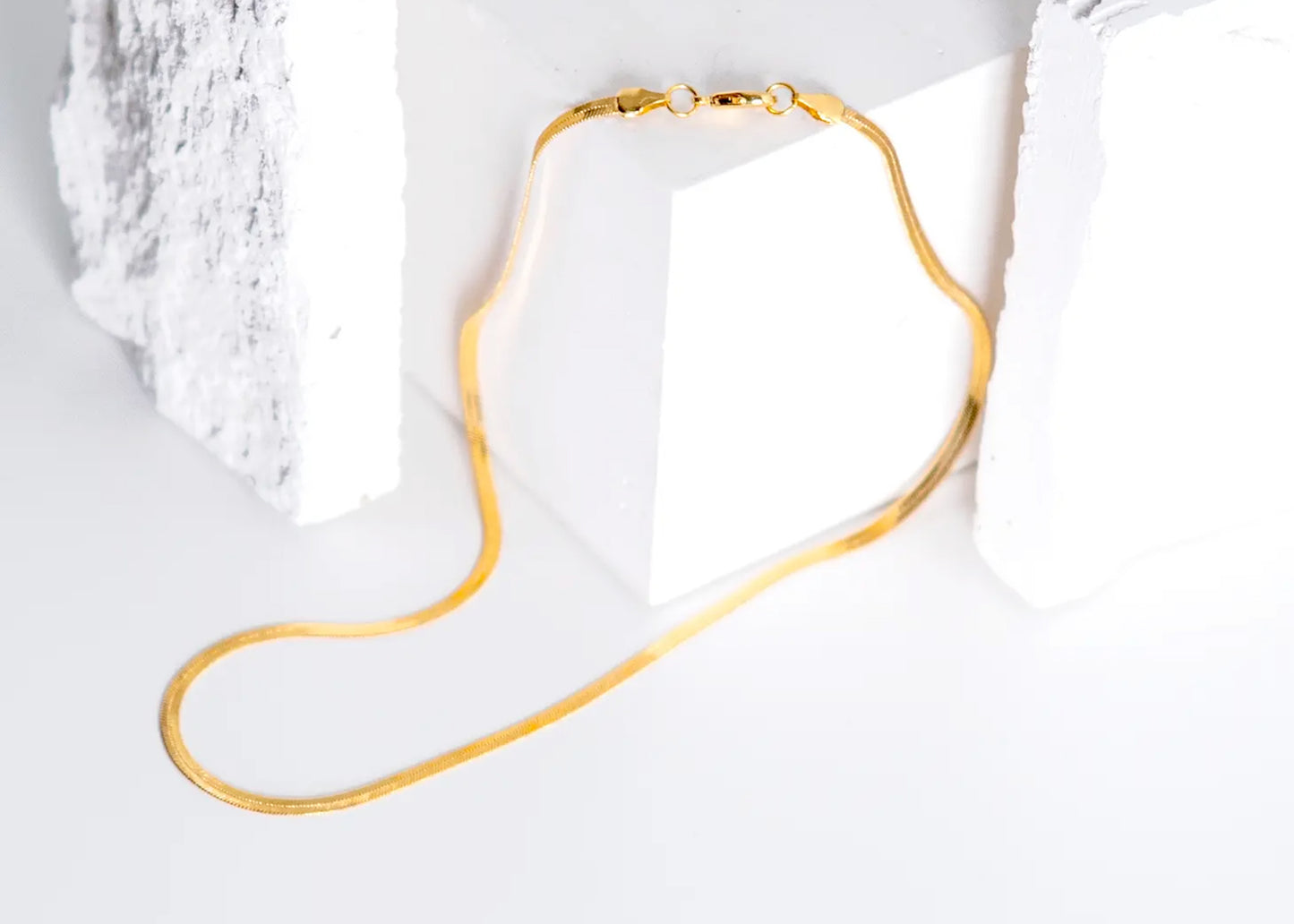 Zoe Snake Chain Necklace in Gold