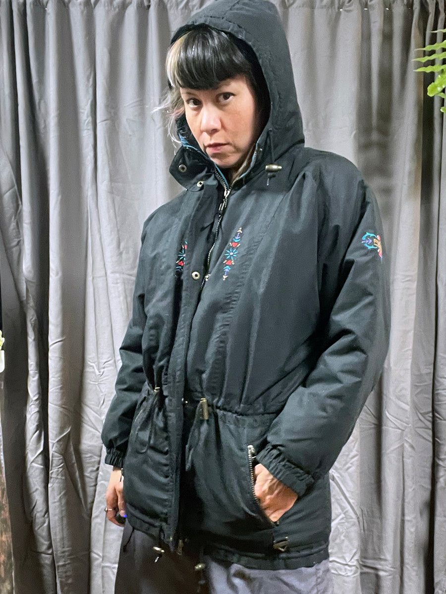 Fera Skiwear Vintage ‘90s Whimsy Goth Cottagecore Floral Embroidered Black Ski Jacket Juniors Teen Size 16/18