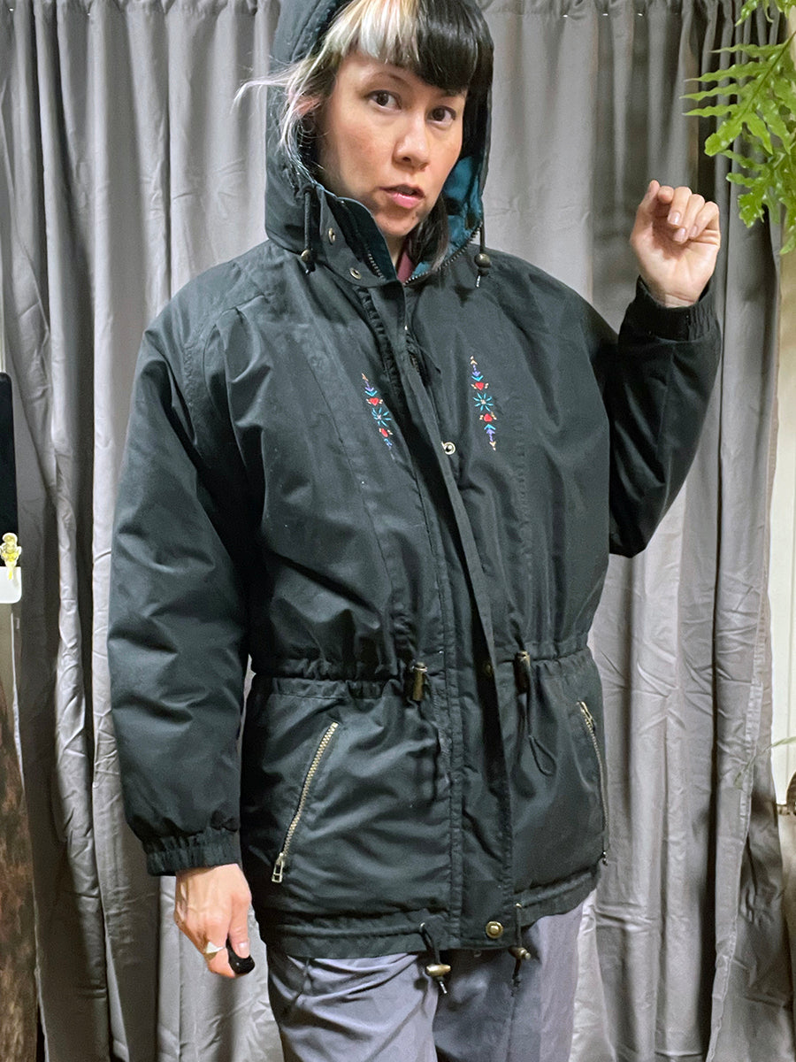Fera Skiwear Vintage ‘90s Whimsy Goth Cottagecore Floral Embroidered Black Ski Jacket Juniors Teen Size 16/18