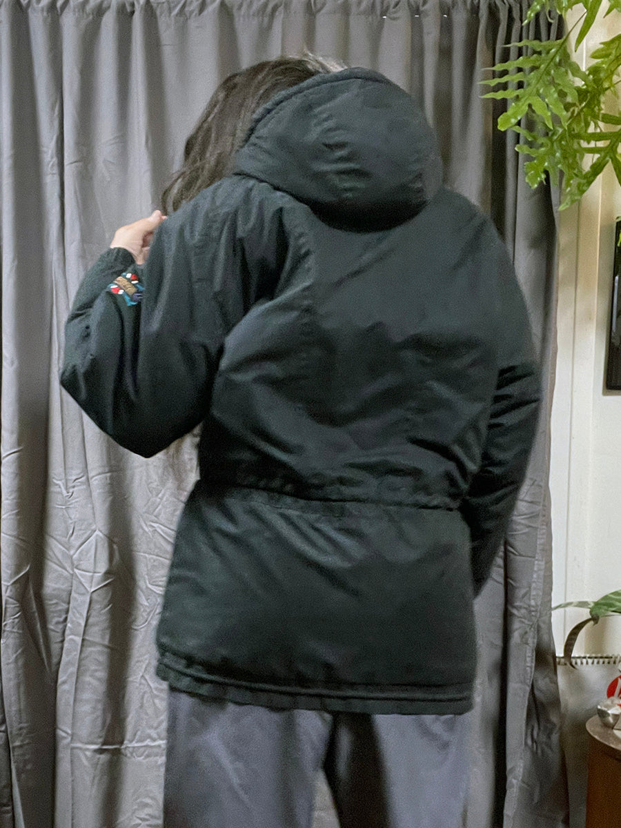 Fera Skiwear Vintage ‘90s Whimsy Goth Cottagecore Floral Embroidered Black Ski Jacket Juniors Teen Size 16/18