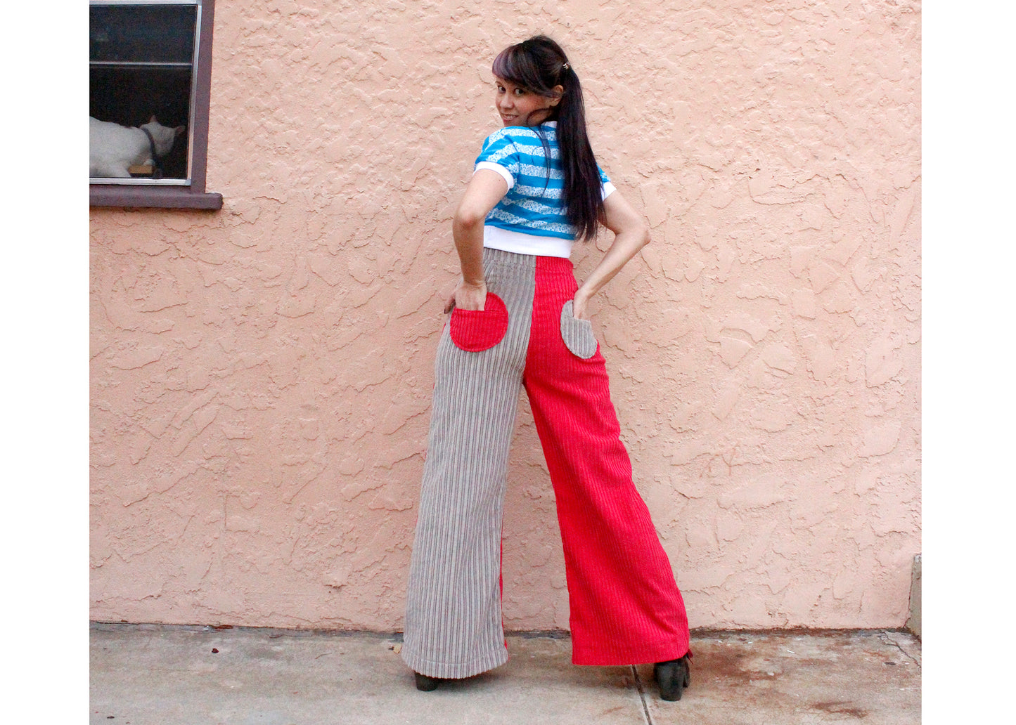 Holis Corduroy Trousers in Magneta