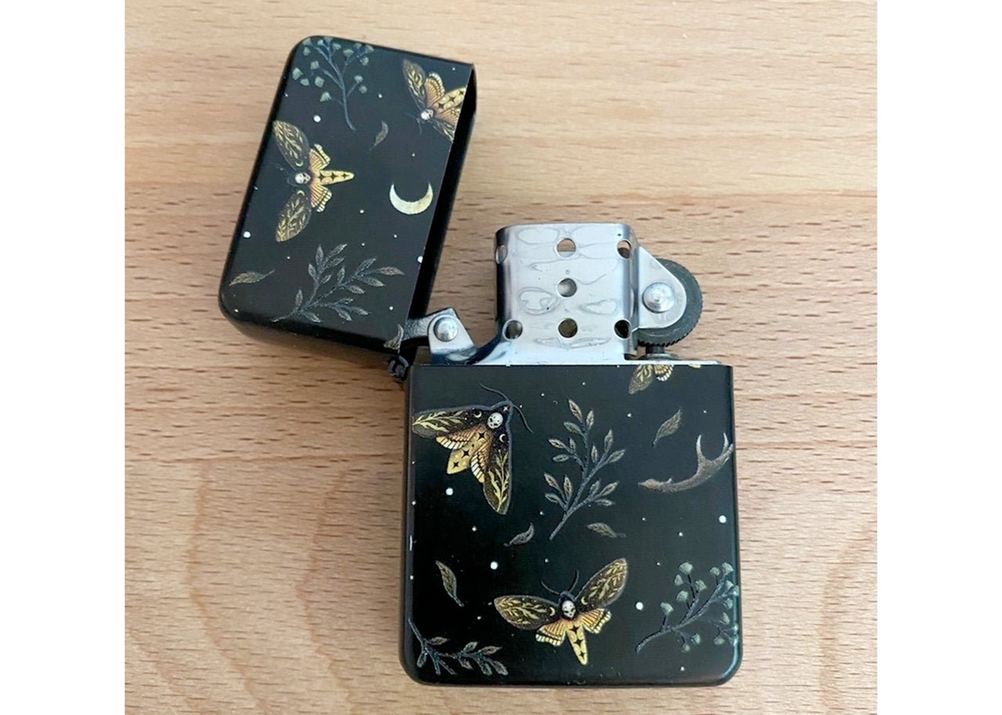 Death Head Moth Lighter