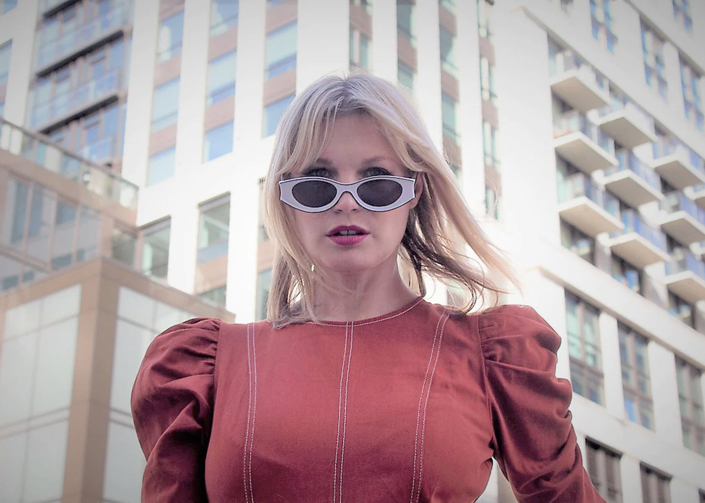 Tongu Sunglasses in White