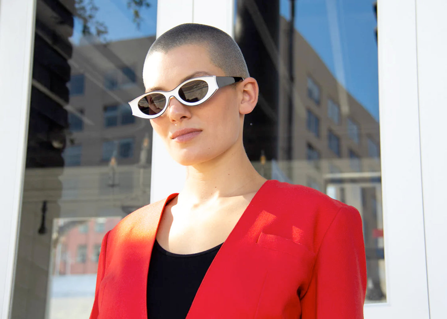 Tongu Sunglasses in White