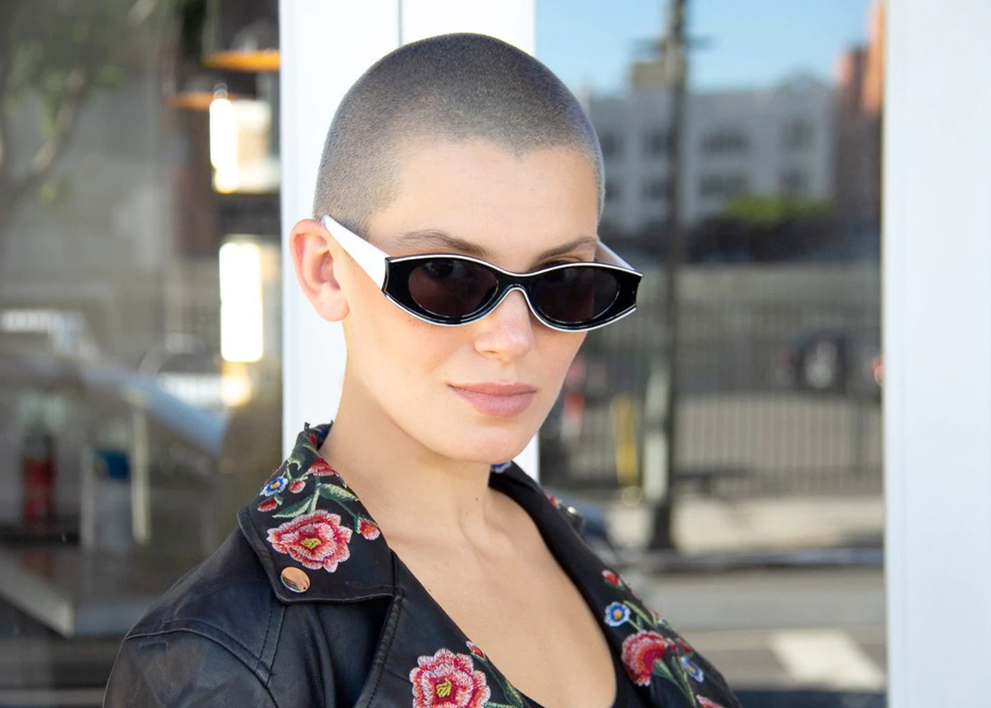 Tongu Sunglasses in Black