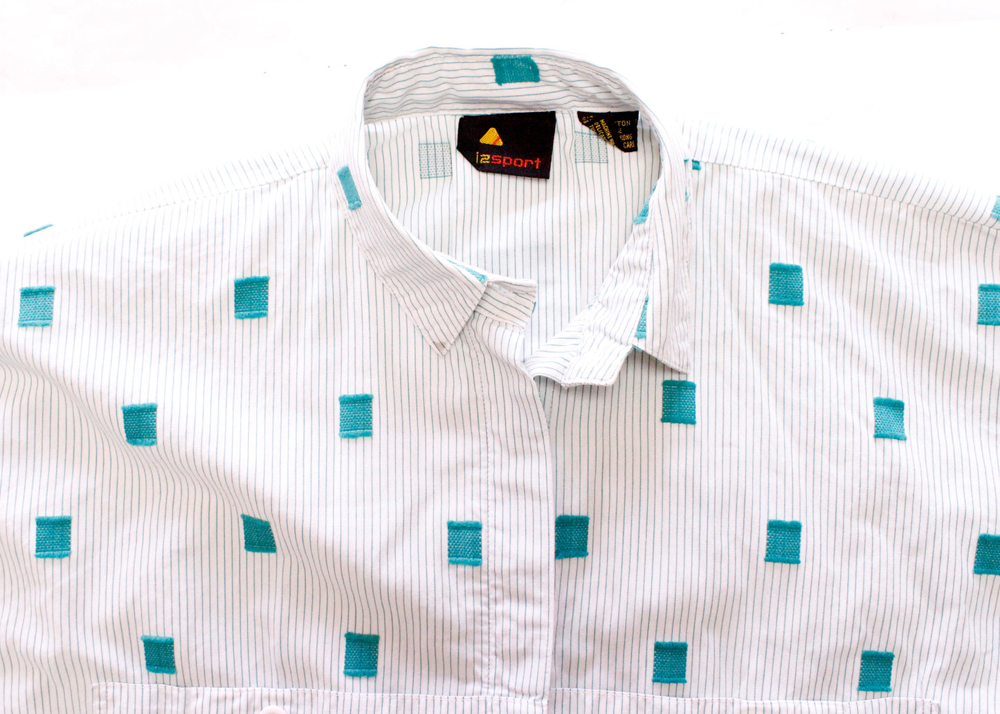 LizSport '80s/‘90s White with Green Pinstripes & Woven Geometric Accents Boxy Pleated & Pocketed Button-Up Shirt