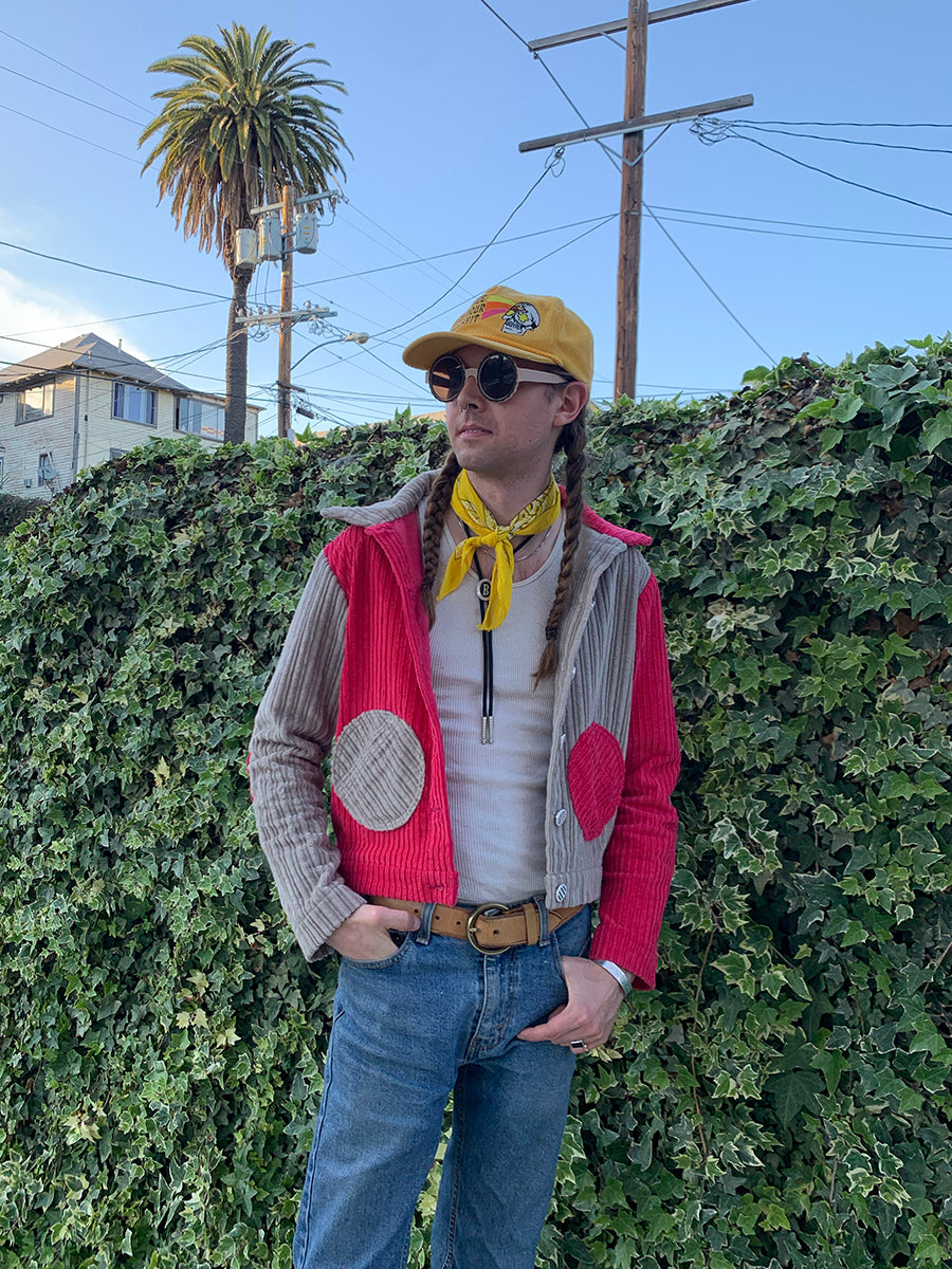 Holis Corduroy Jacket in Magneta