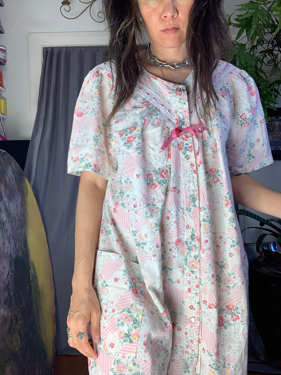 Vandemere Vintage ‘80s Pink Floral Housecoat