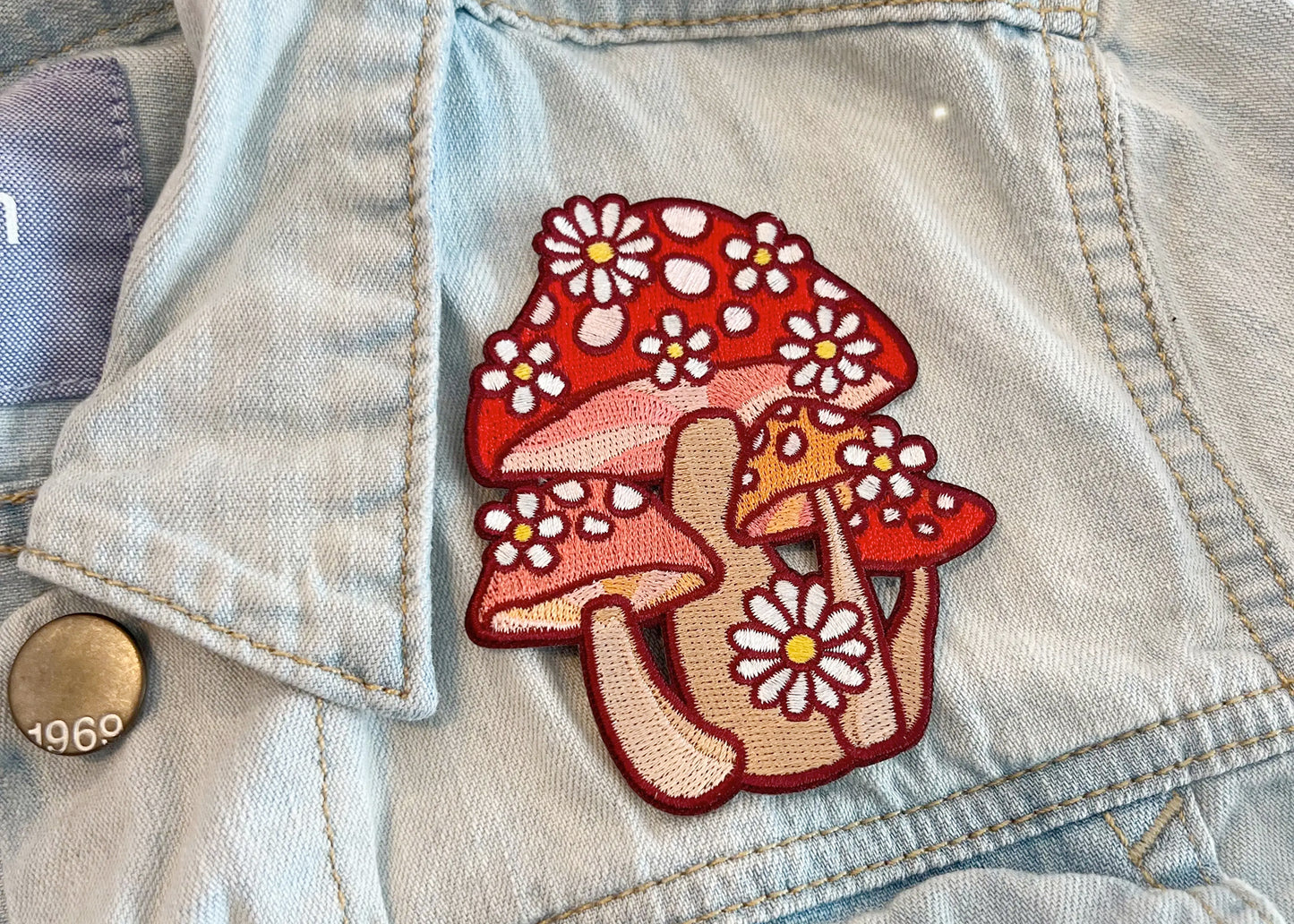 Mushroom & Daisy Cluster Patch